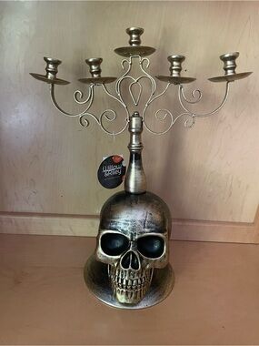 Metal Gothic Skull 5 Arm Candelabra Halloween Candle Holder Gold Black Decor